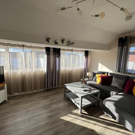 Edge Of Glastonbury And Street Town Centre, 2Bd Apt With Parking Lejlighed Eksteriør billede